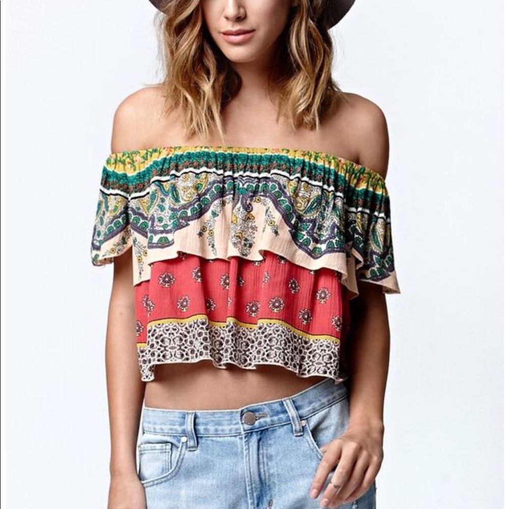 O’Neil off the shoulder top - never worn size M
